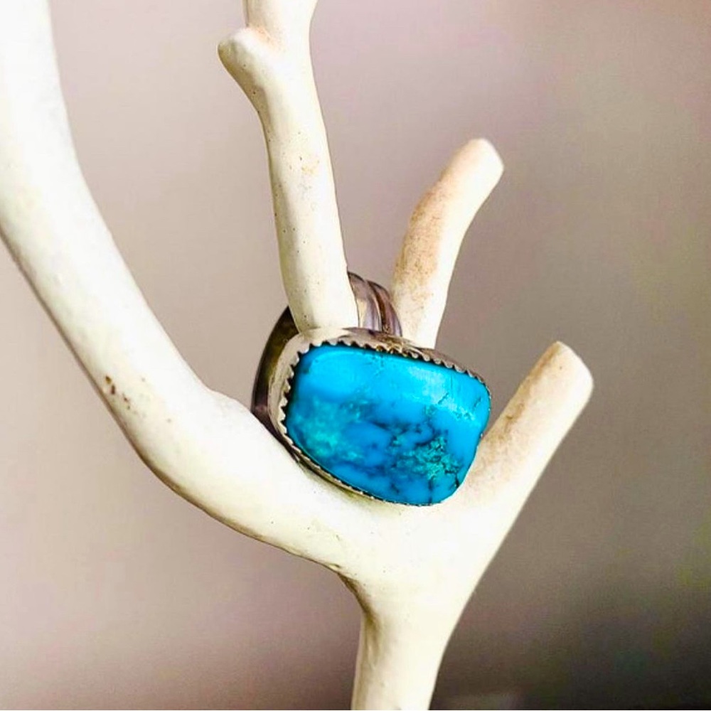 Vintage Real Turquoise 1970’s Unisex Ring. Size 10